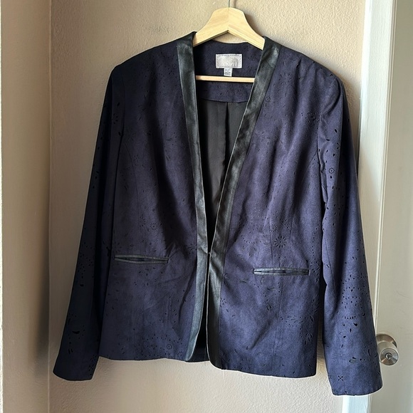 ALBERTO MAKALI Blue Perforated Blazer Jacket with Faux Leather Trim - Picture 2 of 8